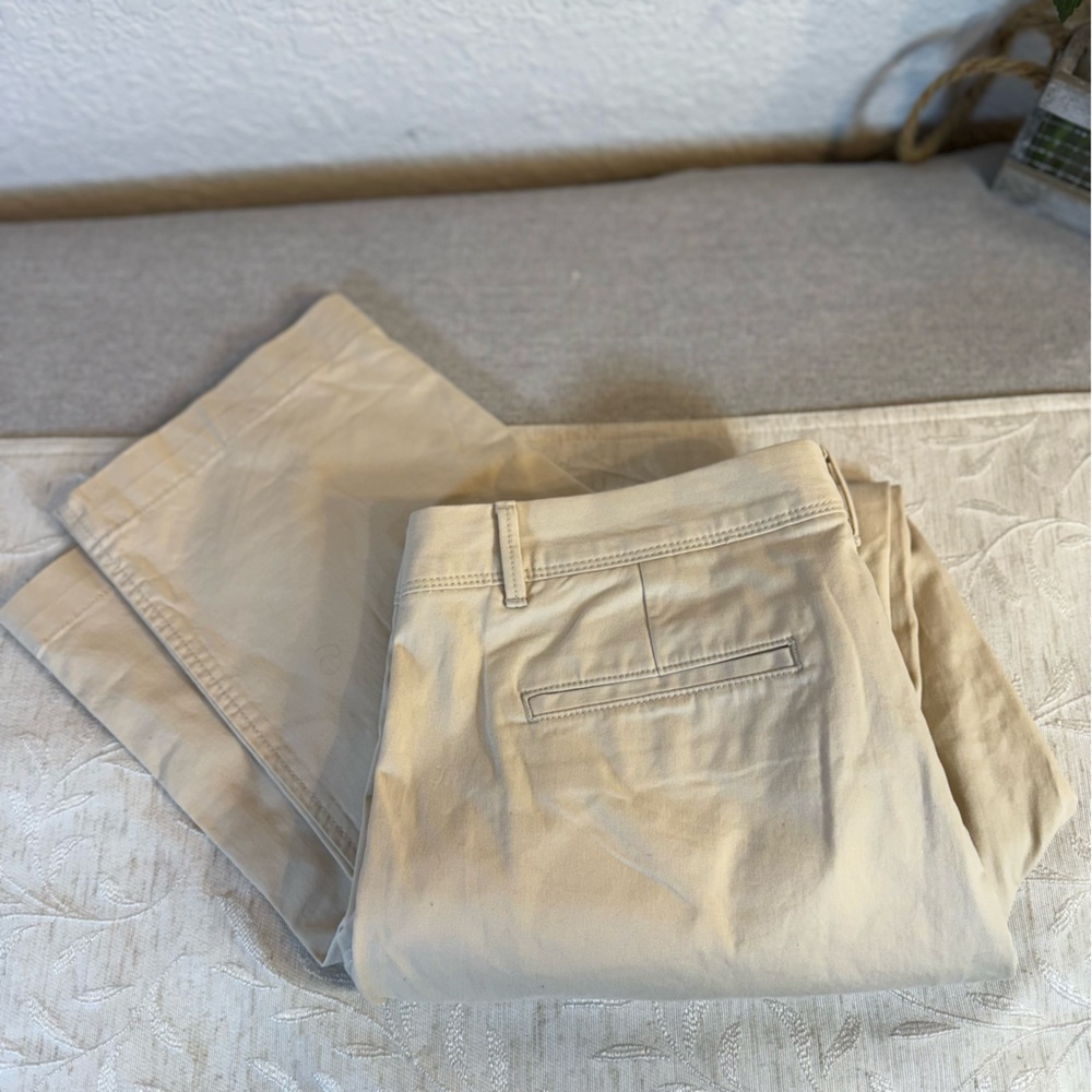 Banana‎ Republic City Chino Pants Women’s Size 10. Stone Twill.